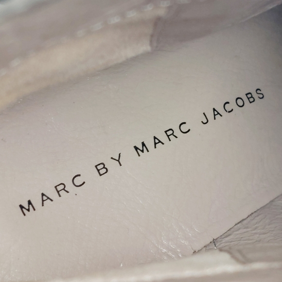 New Marc By Marc Jacobs Grey Textured Leather Block Heel Ankle Boots K135 - Picture 9 of 12